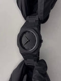 Black Minimalist Analog Wrist Aura Watch With Stainless Steel Strap